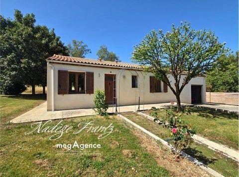 Asnieres-La-Giraud, Poitou-Charentes 17400
