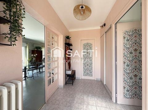 Parthenay, Poitou-Charentes 79200