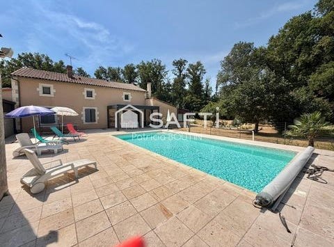 Lezay, Poitou-Charentes 79120