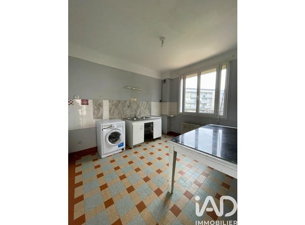 Bourges, Centre-Val de Loire 18000
