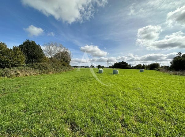 MAYENNE, Pays de la Loire 53100