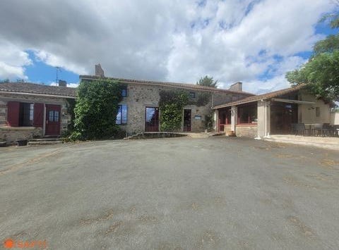Parthenay, Poitou-Charentes 79200