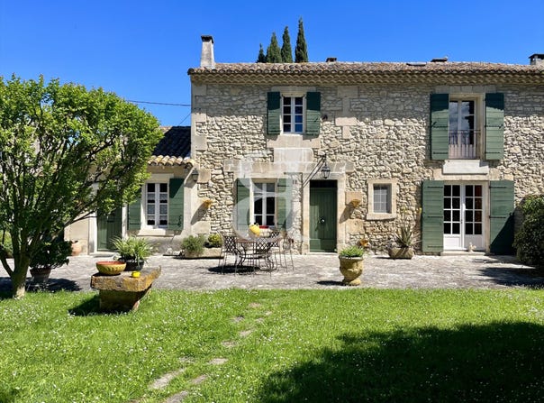 Saint-Etienne-du-Grès, Provence-Alpes-Côte d'Azur 13103