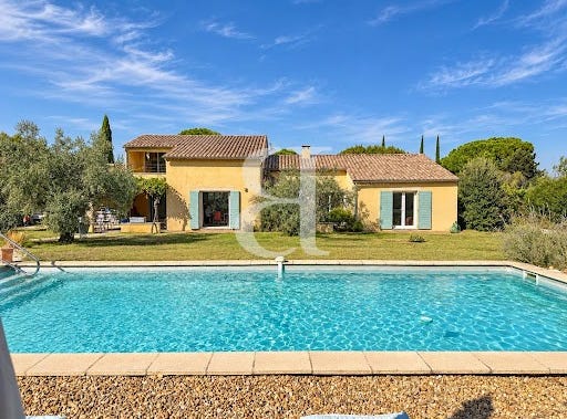 Maubec, Provence-Alpes-Côte d'Azur 84660