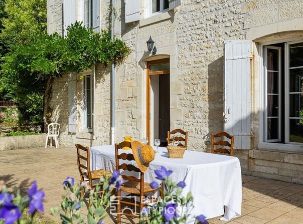 Taillebourg, Poitou-Charentes 17350
