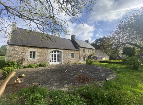 Ploumilliau, Brittany 22300