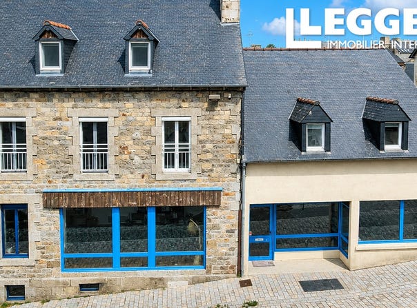 Saint-Nicolas-du-Pélem, Brittany 22480