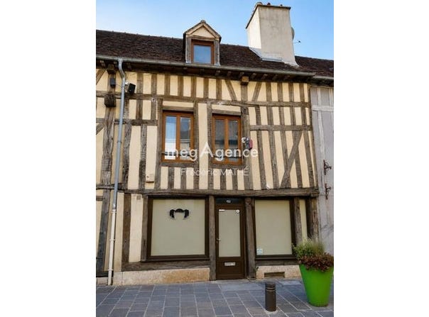 Bar-Sur-Seine, Champagne-Ardenne 10110