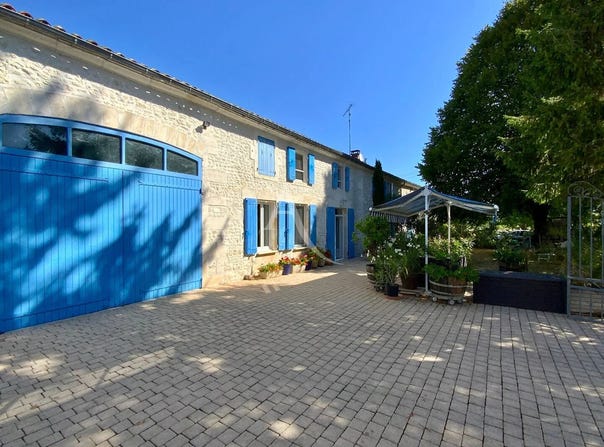 Jonzac, Charente-Maritime 17500