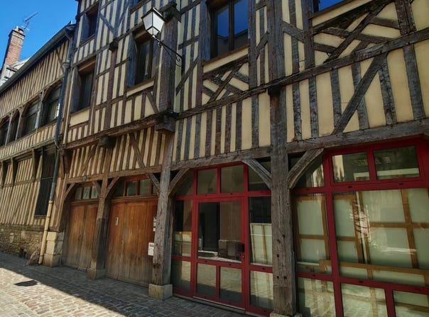 Troyes, Aube 10000