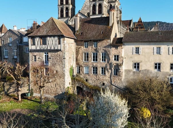 Autun, Burgundy 71400