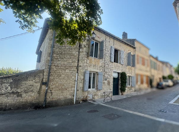 Lauzerte, Midi-Pyrénées 82110