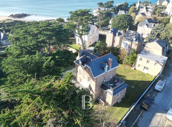 Saint-Lunaire, Brittany 35800