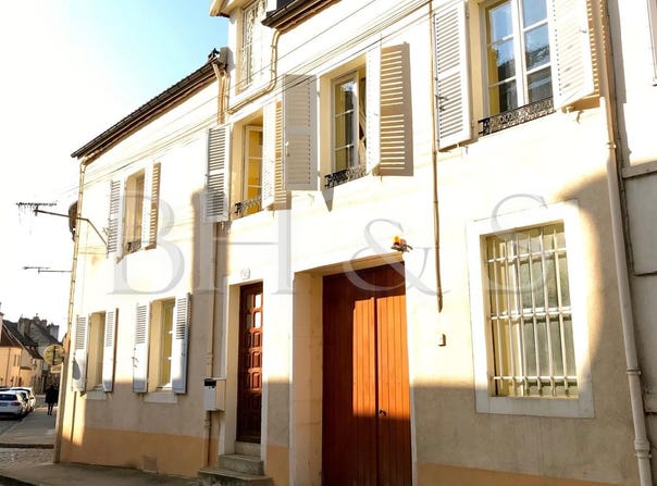 Beaune, Burgundy 21200