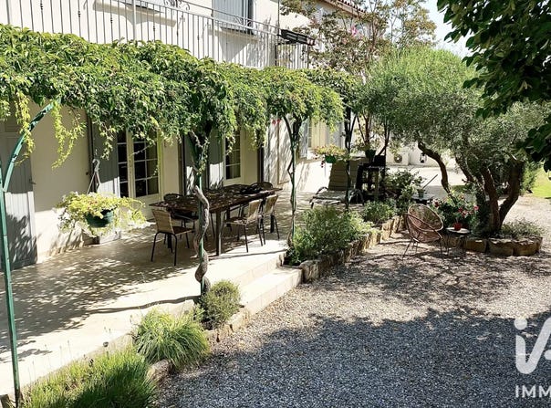 Roquemaure, Languedoc-Roussillon 30150