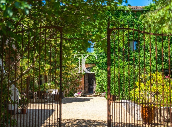 Uzès, Languedoc-Roussillon 30700