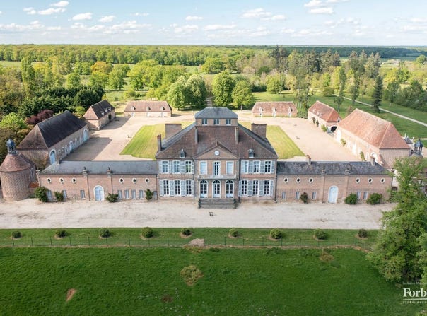 Bourges, Centre-Val de Loire 18000