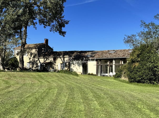 Caylus, Midi-Pyrénées 82160