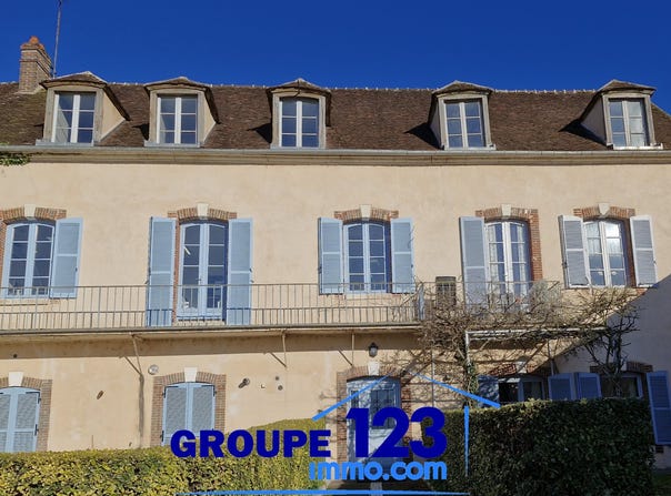 Joigny, Burgundy 89300