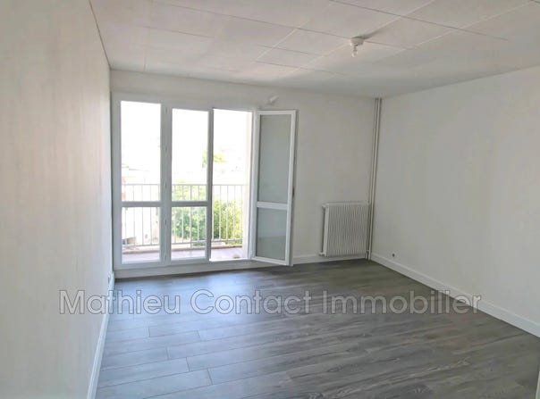 Nîmes, Gard 30000
