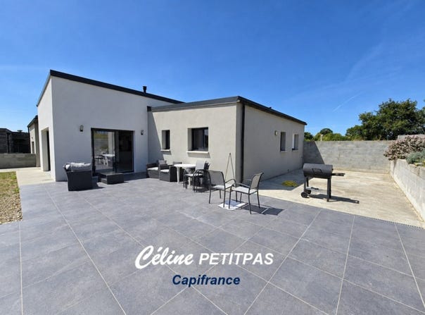 Iffendic, Brittany 35750