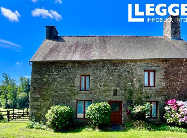 Combourg, Brittany 35270
