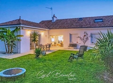 Bouaye, Pays de la Loire 44830
