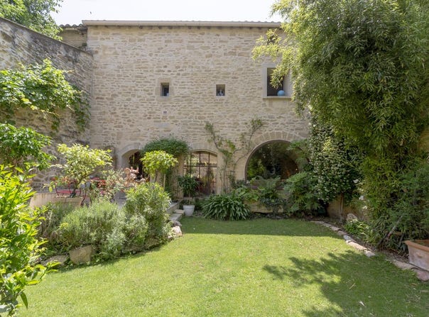 Aigues-Vives, Languedoc-Roussillon 30670