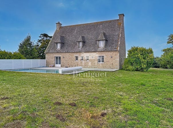 Kerlouan, Brittany 29890