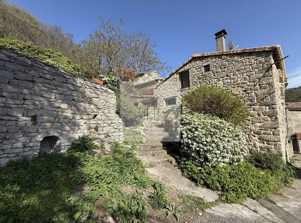 Gourdon, Rhône-Alpes 07000