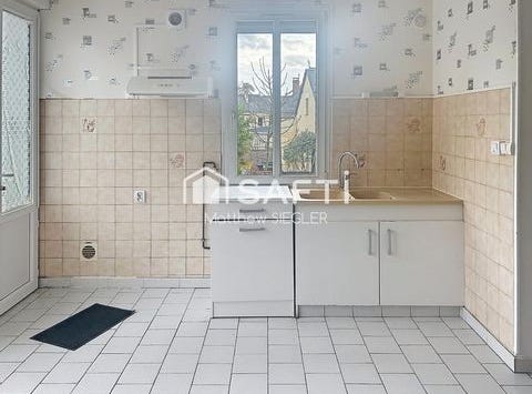 Cinq-Mars-La-Pile, Centre 37130
