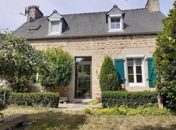 LE VIEUX MARCHE, Brittany 22420