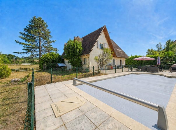 Senan, Burgundy 89710