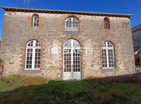 Entrammes, Pays de la Loire 53260