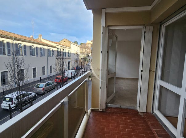 NIMES, Occitanie 30000