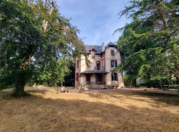 Paray-le-Monial, Burgundy 71600