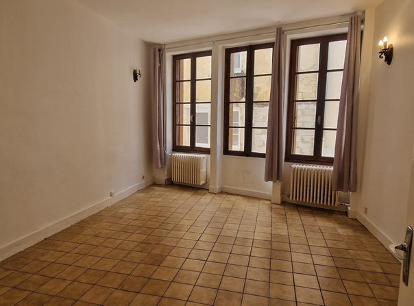 Ancy-le-Franc, Bourgogne-Franche-Comté 89160
