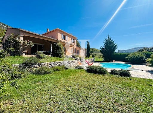 Montbrun-les-Bains, Auvergne-Rhône-Alpes 26570