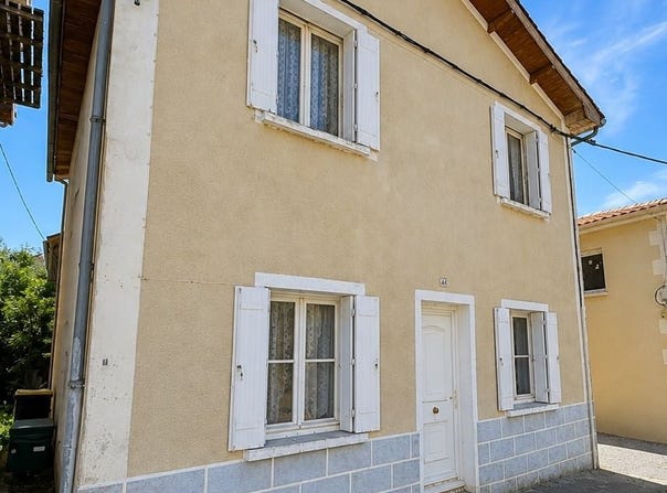 Baignes-Sainte-Radegonde, Poitou-Charentes 16360