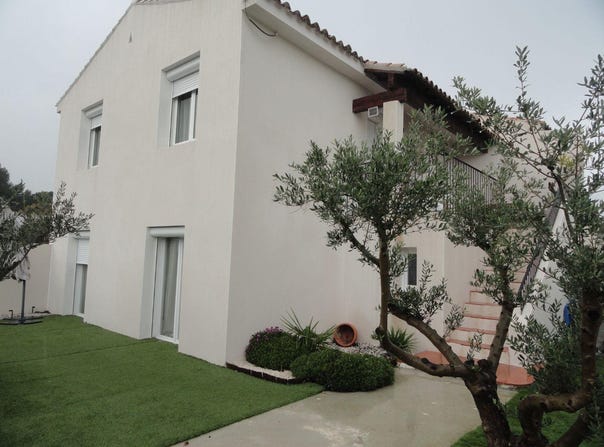 Garons, Languedoc-Roussillon 30128