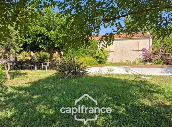 Roquemaure, Languedoc-Roussillon 30150