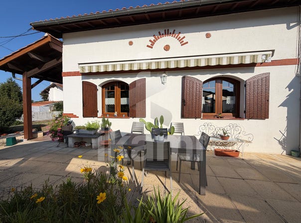 Salles, Nouvelle-Aquitaine 33770