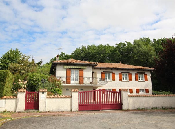 Aunac-sur-Charente, Poitou-Charentes 16460