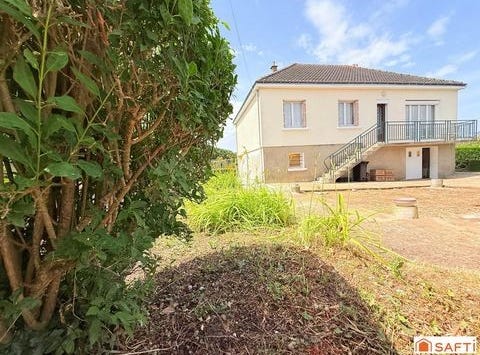 Couesmes, Centre 37330