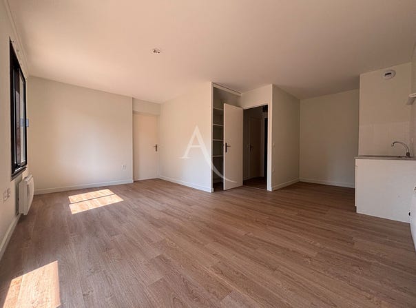 LAVAL, Pays de la Loire 53000