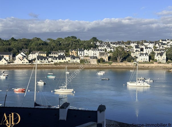 Audierne, Brittany 29770