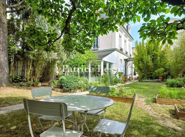 Tours, Centre-Val de Loire 37000
