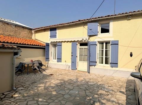 Saint-Jean-d'Angely, Poitou-Charentes 17400