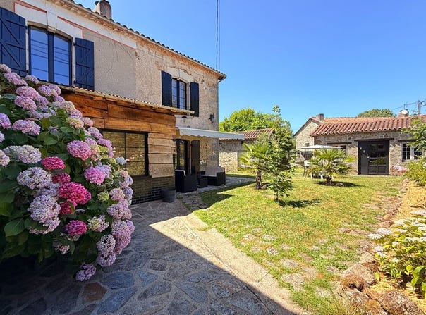 Étouars, Aquitaine 24360