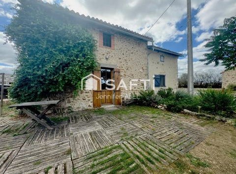Parthenay, Poitou-Charentes 79200